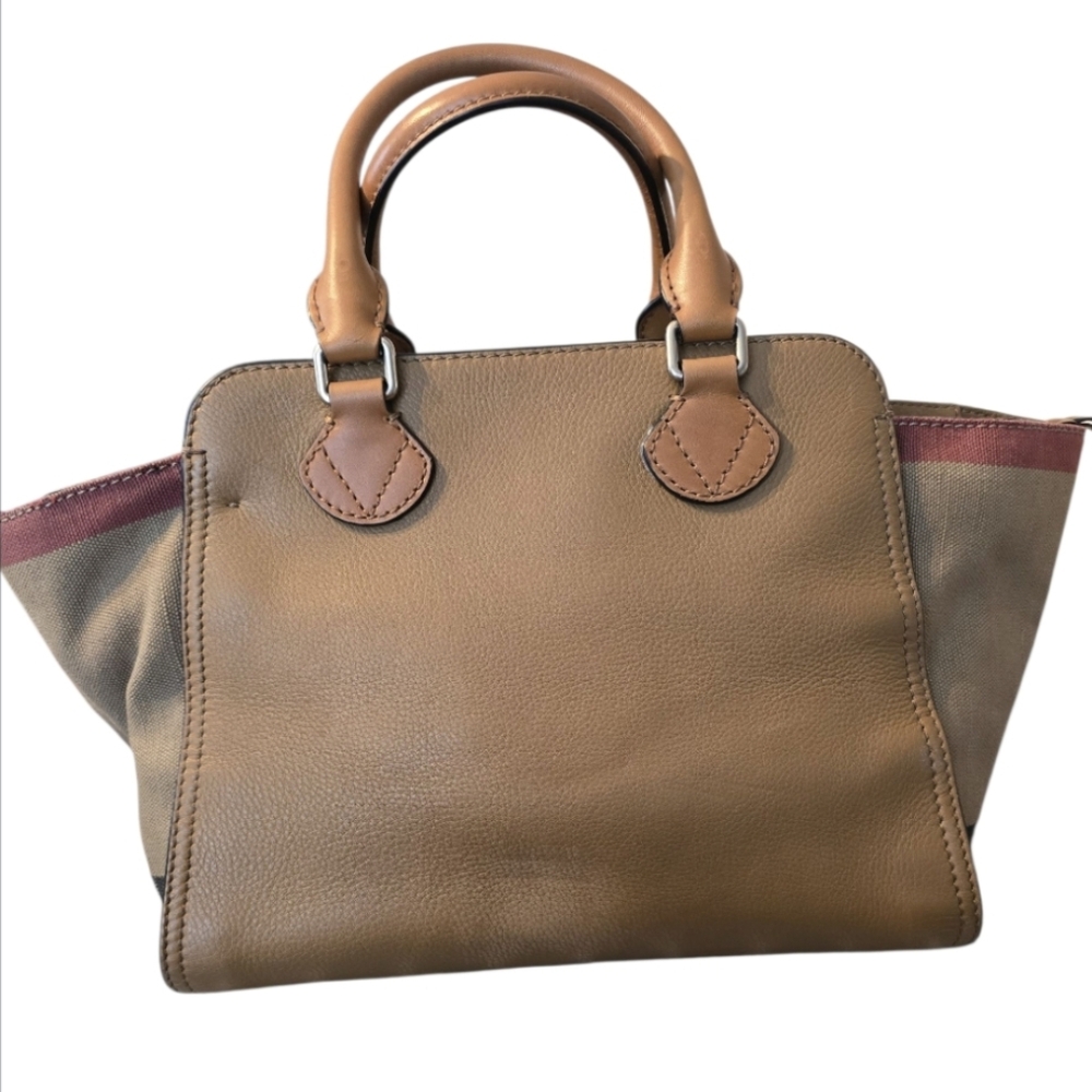 Burberry Harcourt Medium Mega Check Tote In EUC - Picture 3 of 16